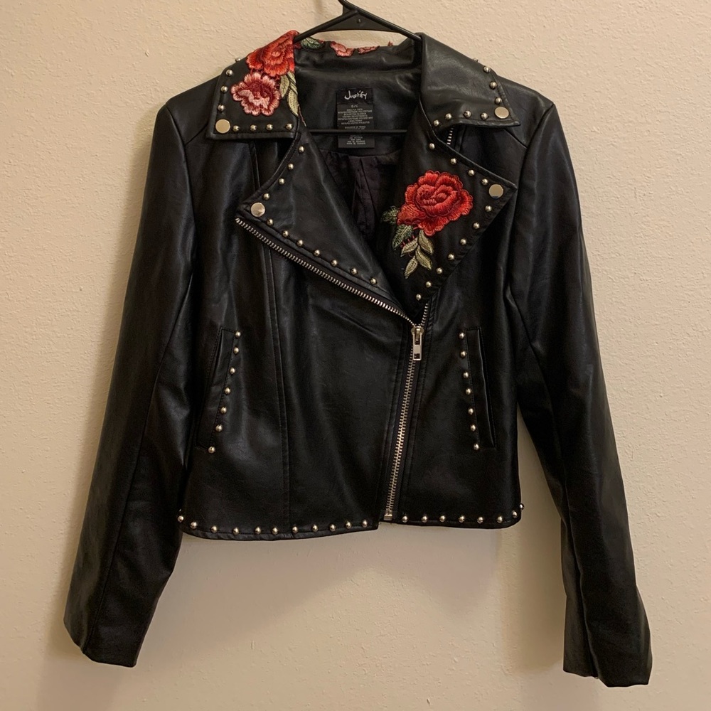 Justify size Small black leather jacket with rose/floral patchwork
